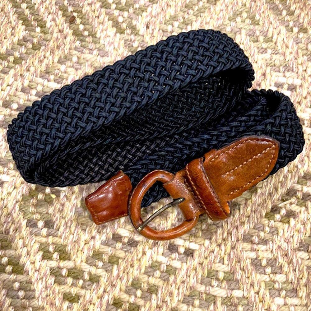 Leather and elastic material belt.